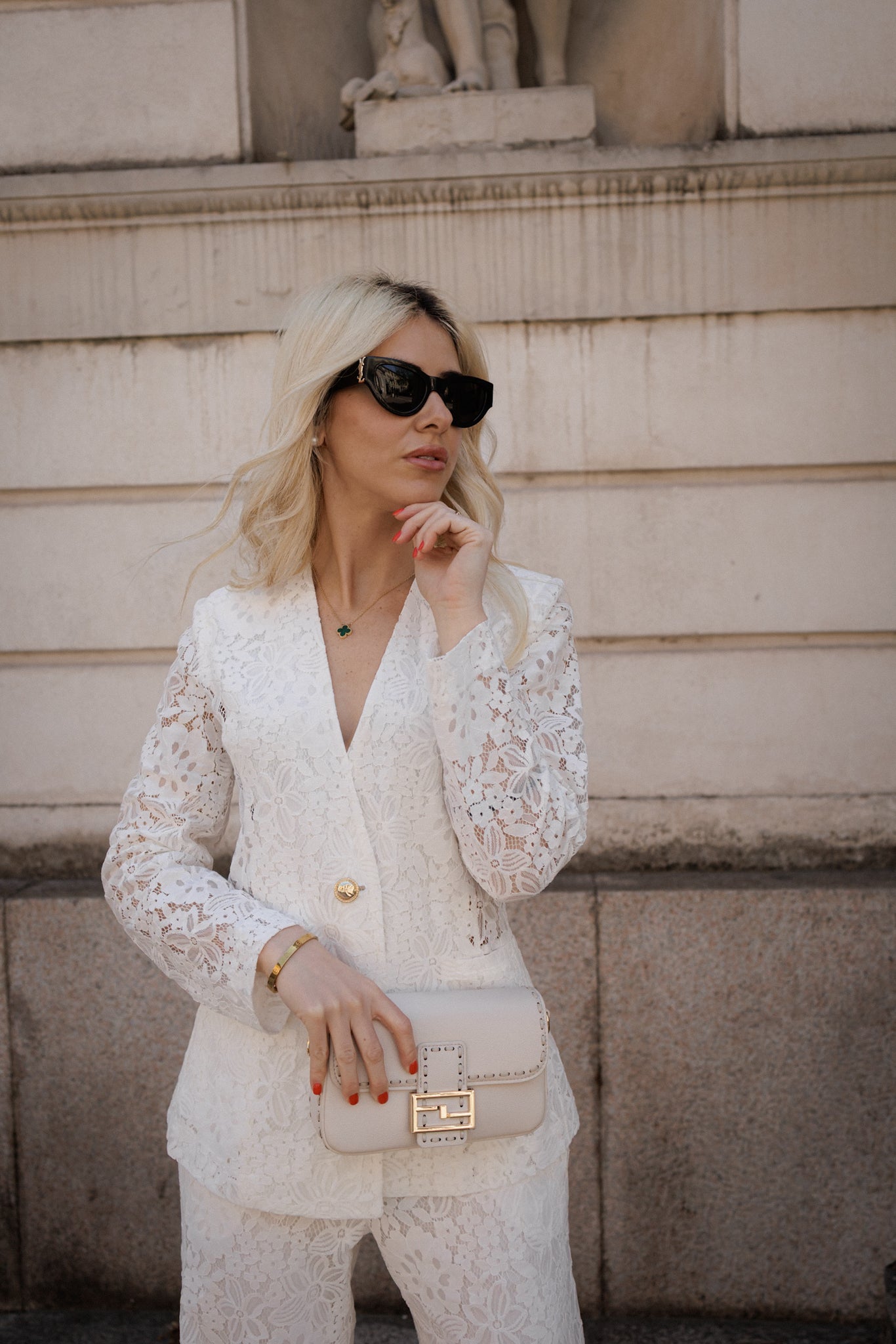 Completo blazer e pantalone in pizzo