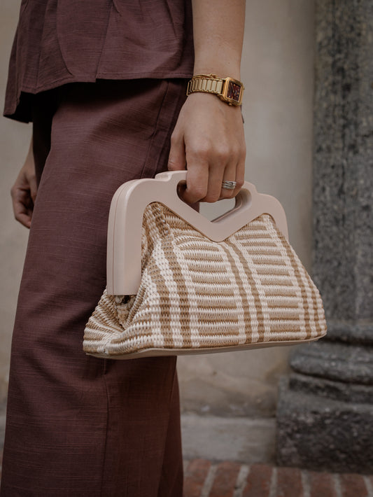 Pochette con manico in legno