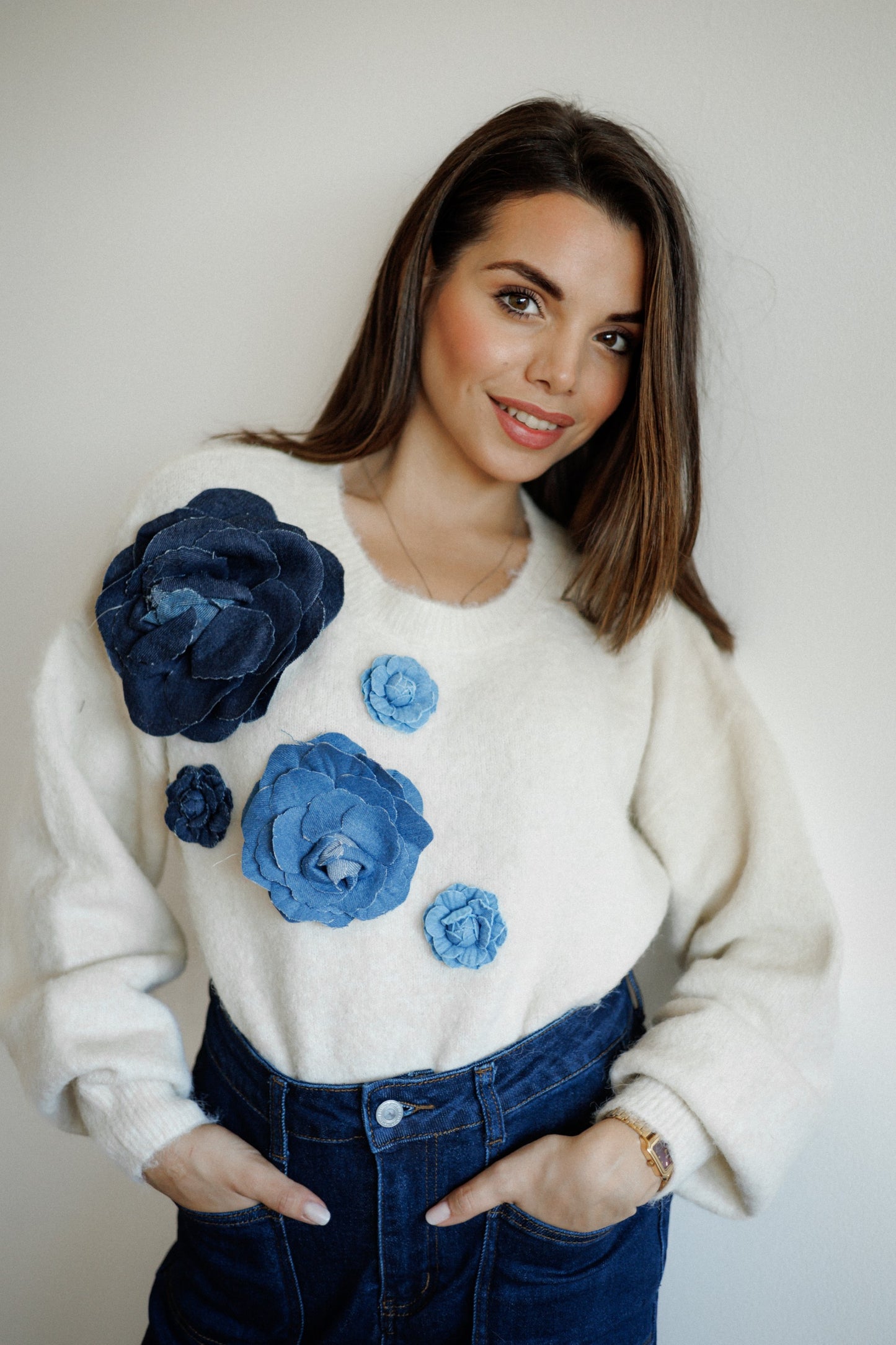 Maglione con fiori jeans