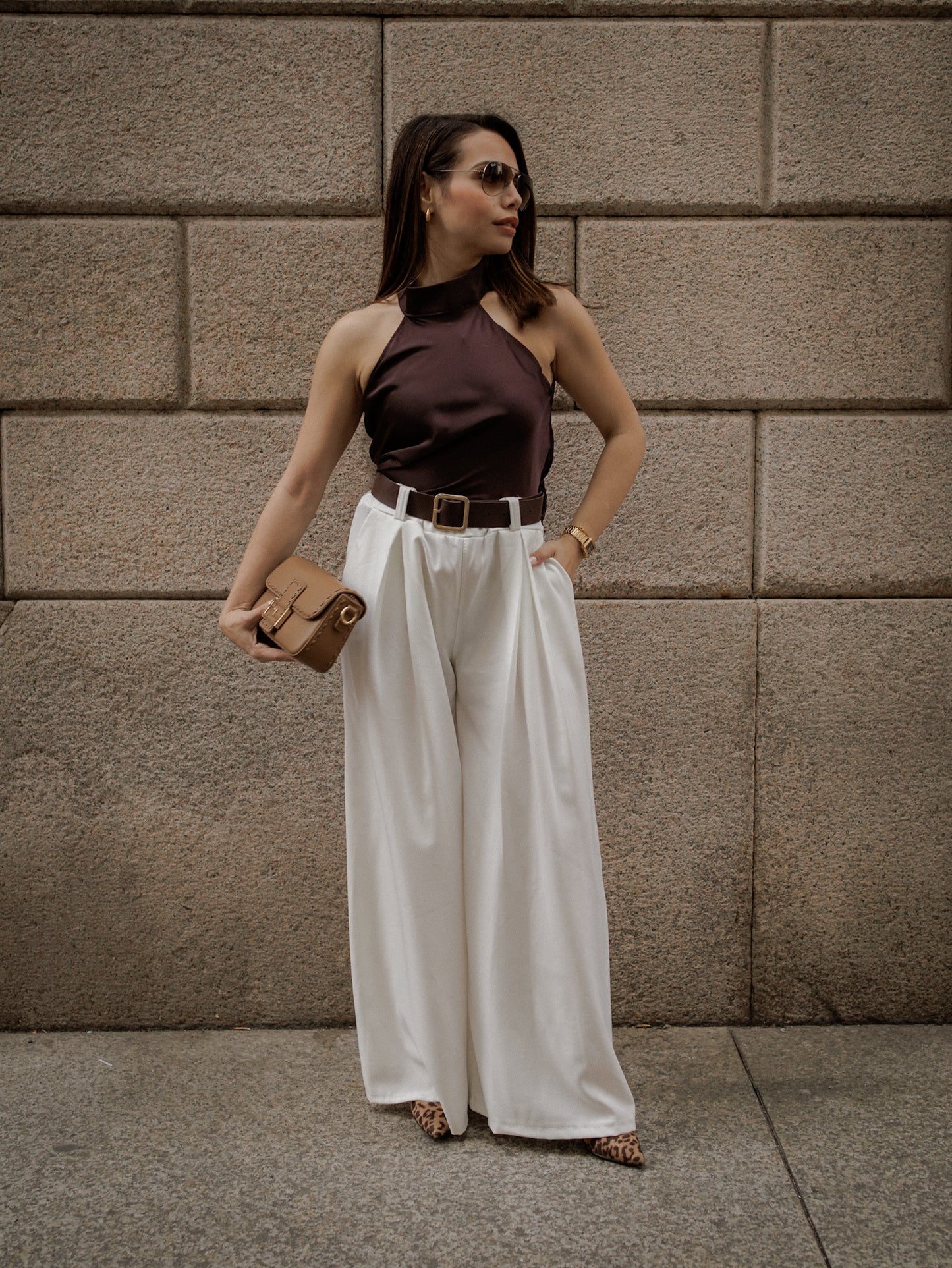 Pantaloni con cintura marrone