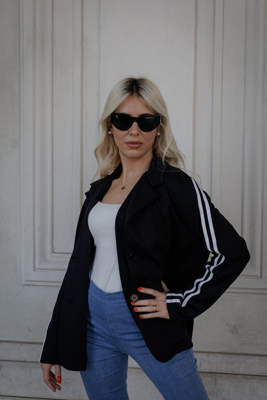 Blazer nero a righe bianche