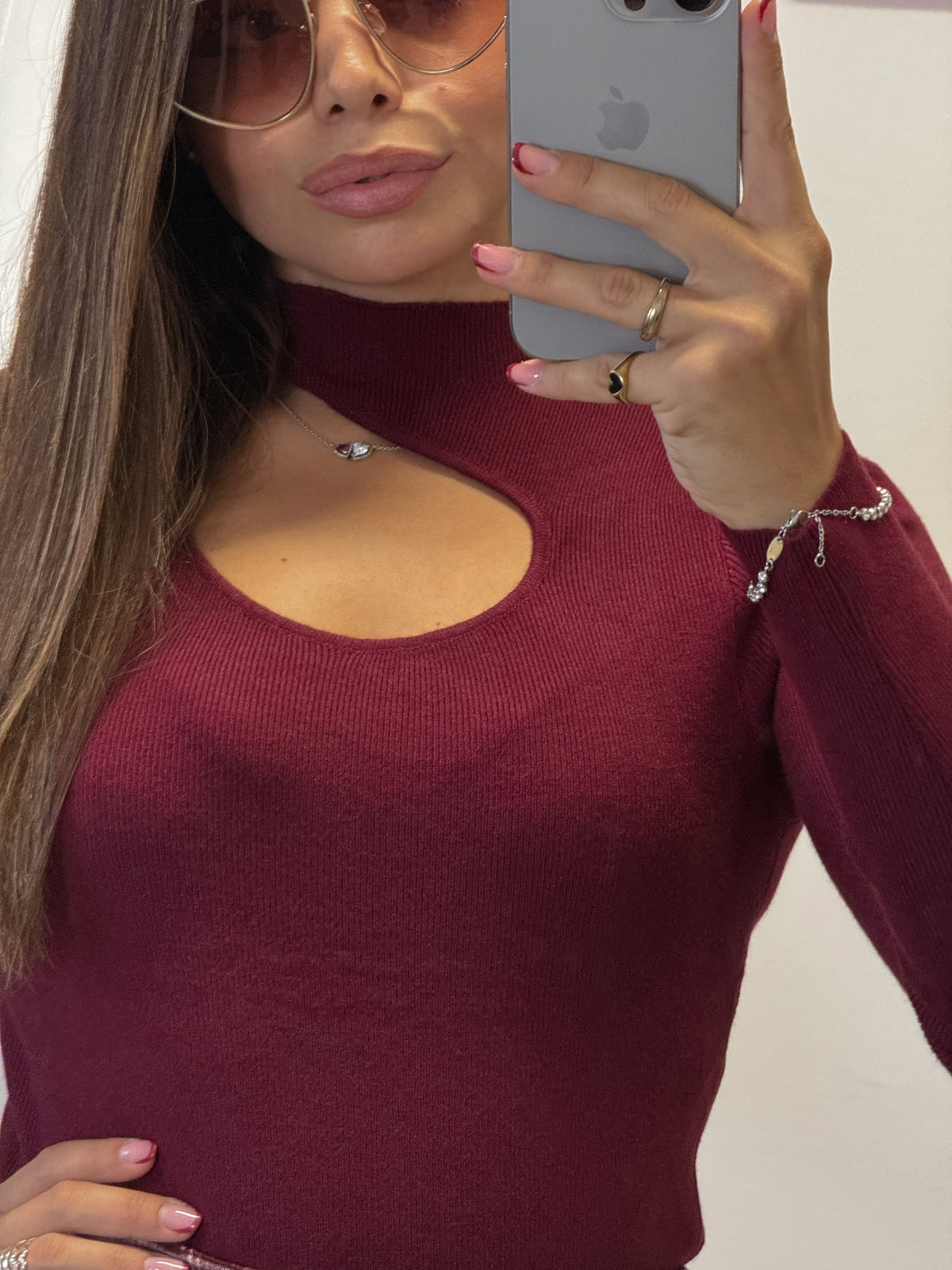 Maglia “CUT-OUT” bordeaux