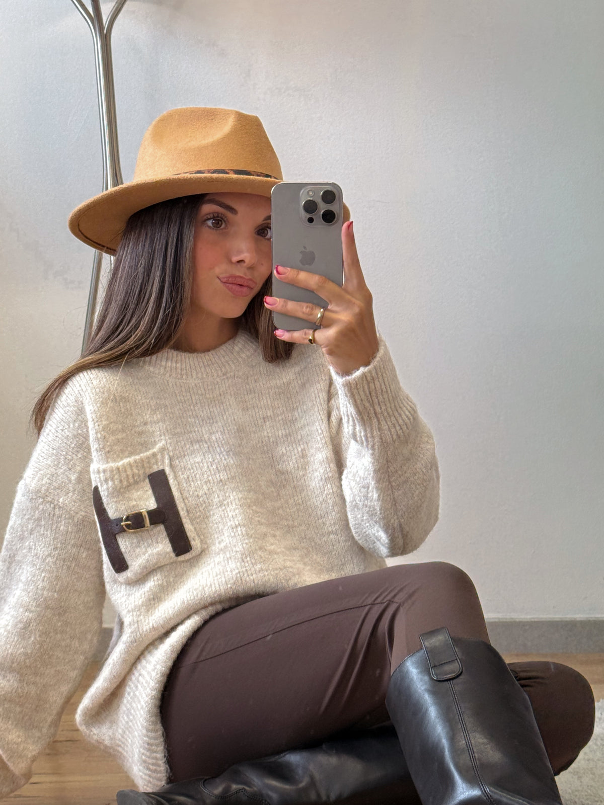 Maglione “POCKET CHIC” beige