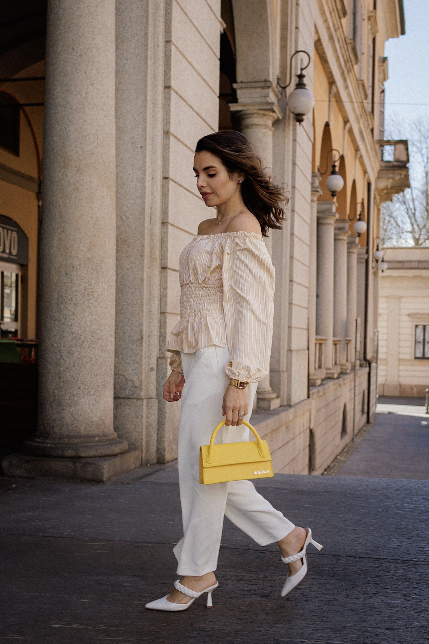 Top spalle scoperte giallo