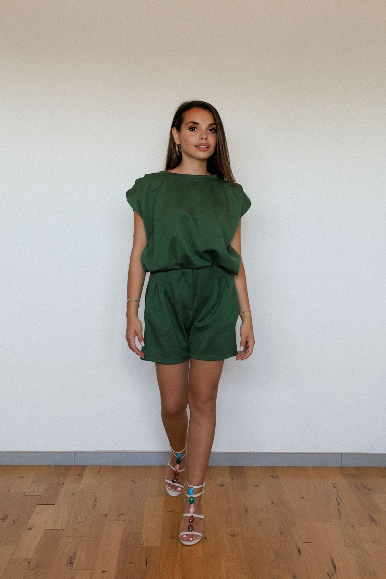 Completo blusa e pantaloncini verde