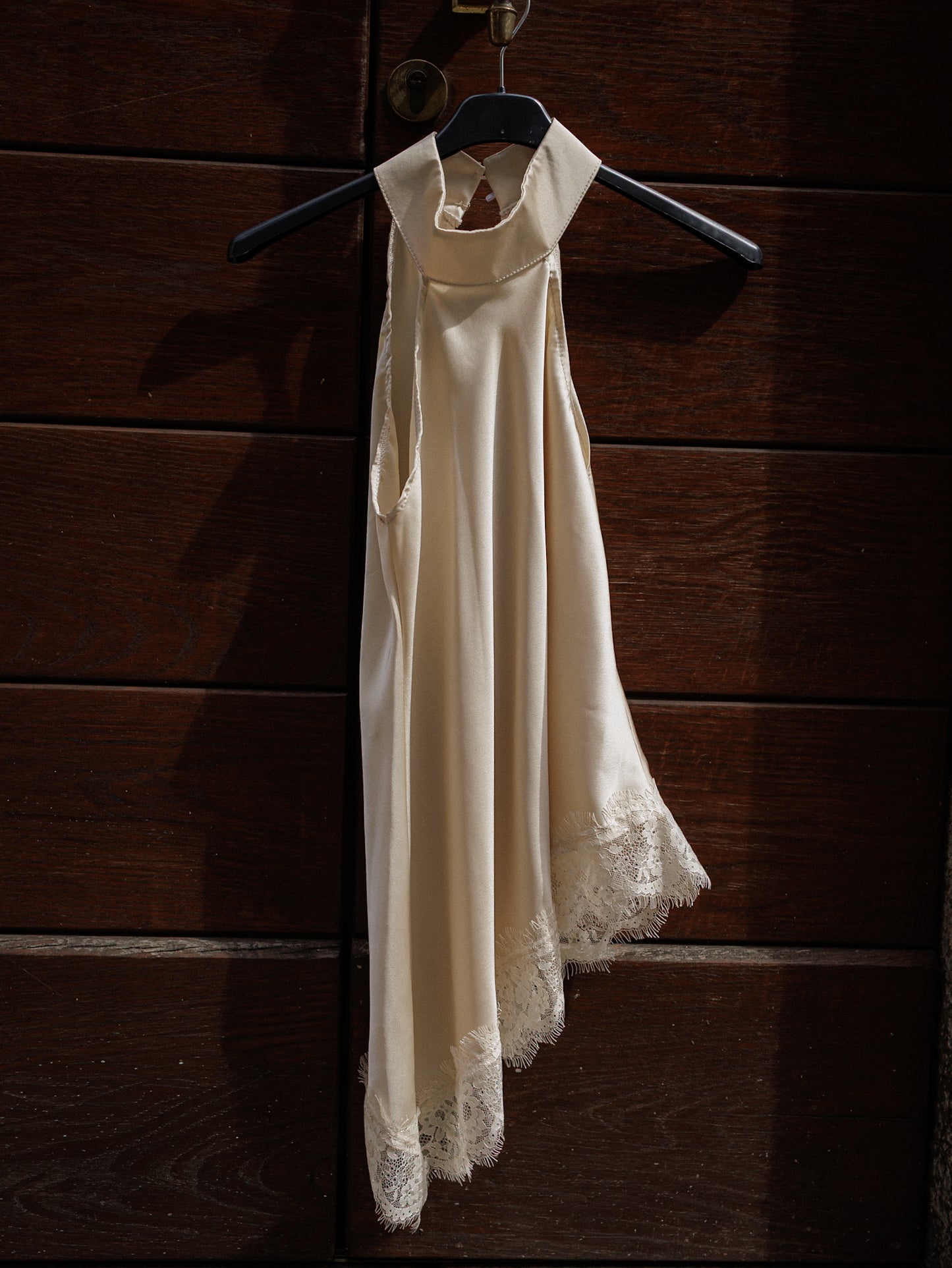 Top a tinta unita con pizzo