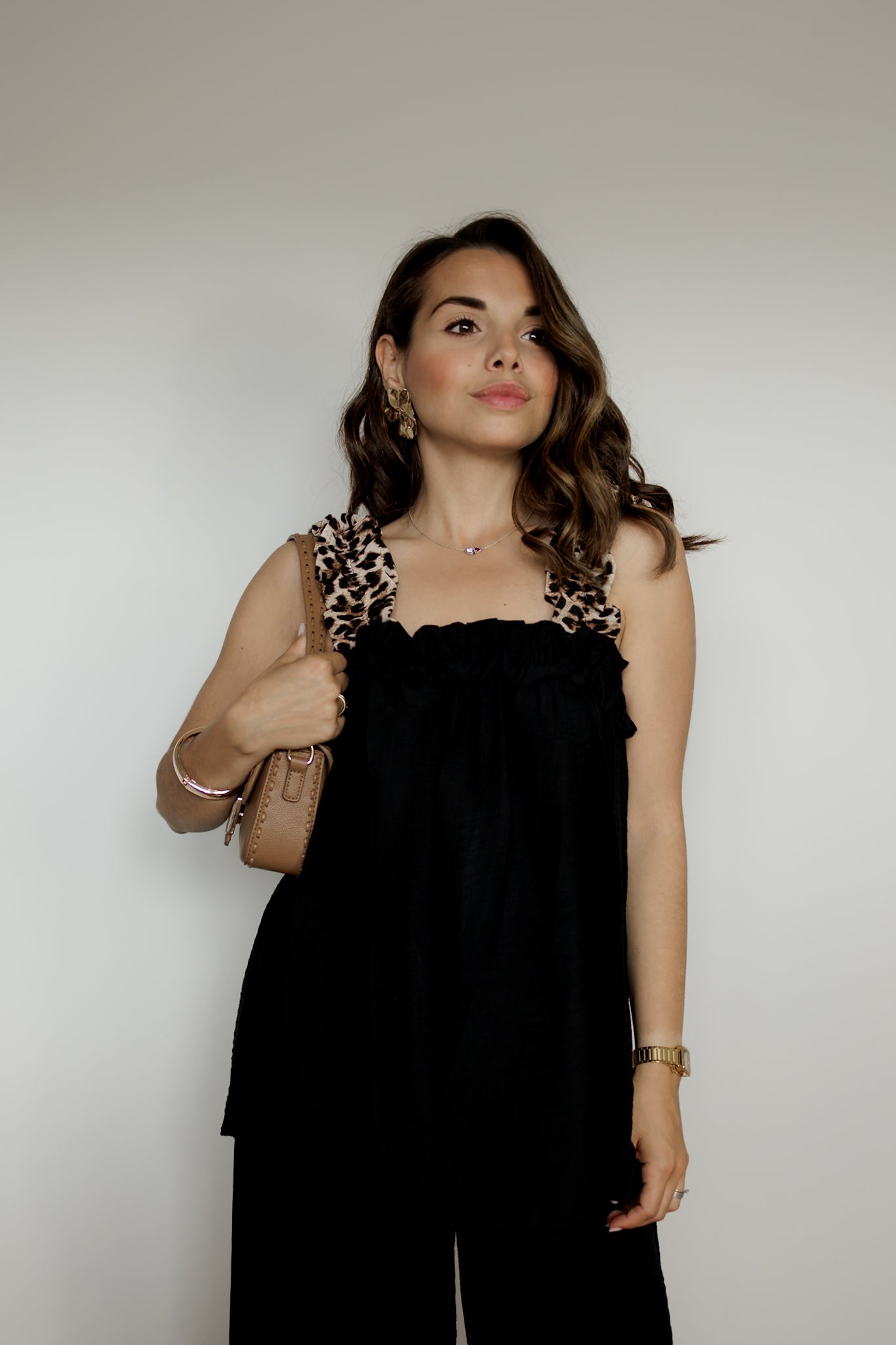 Coordinato con bretelle leopardate