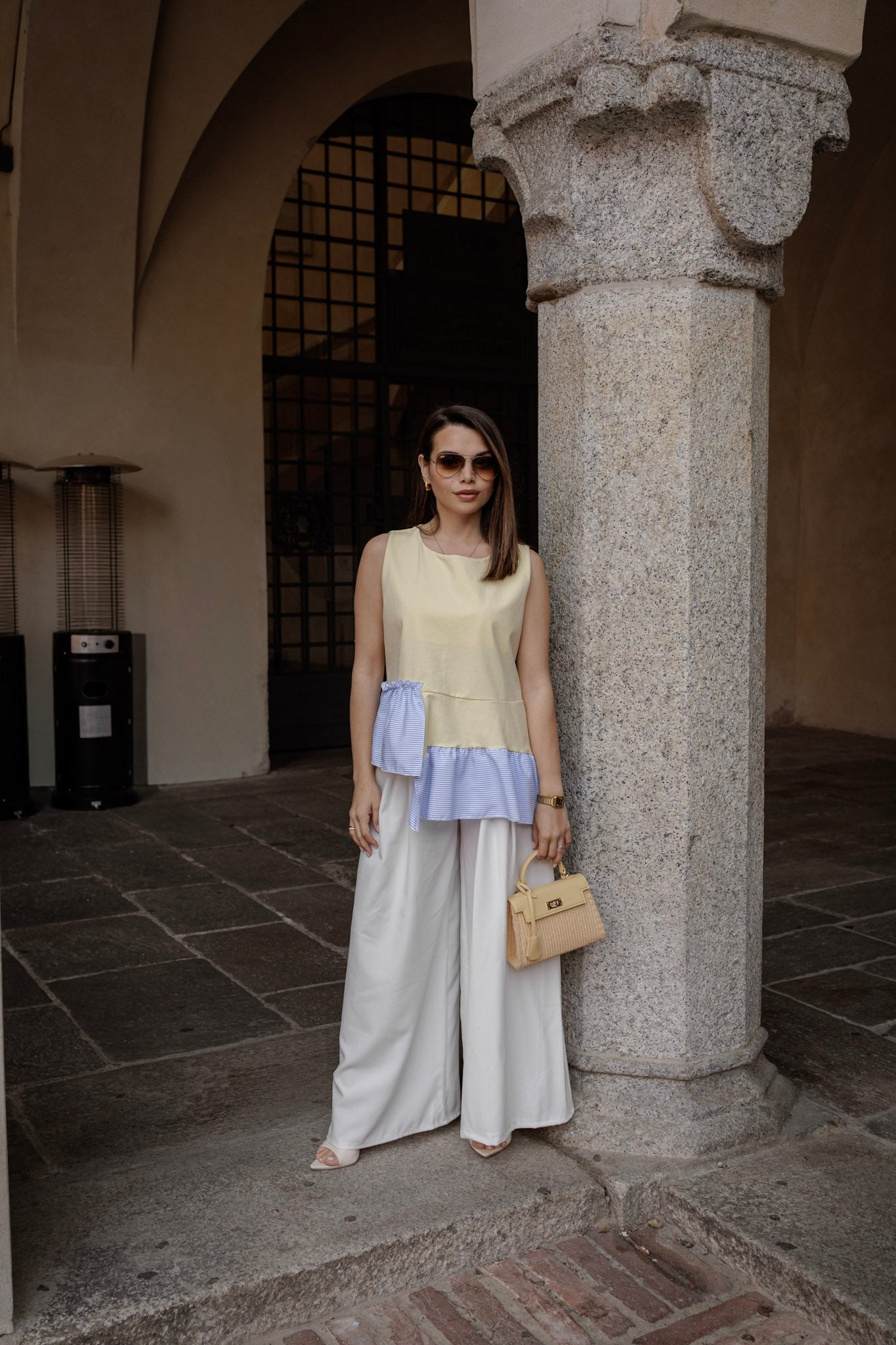 Top in cotone con volant
