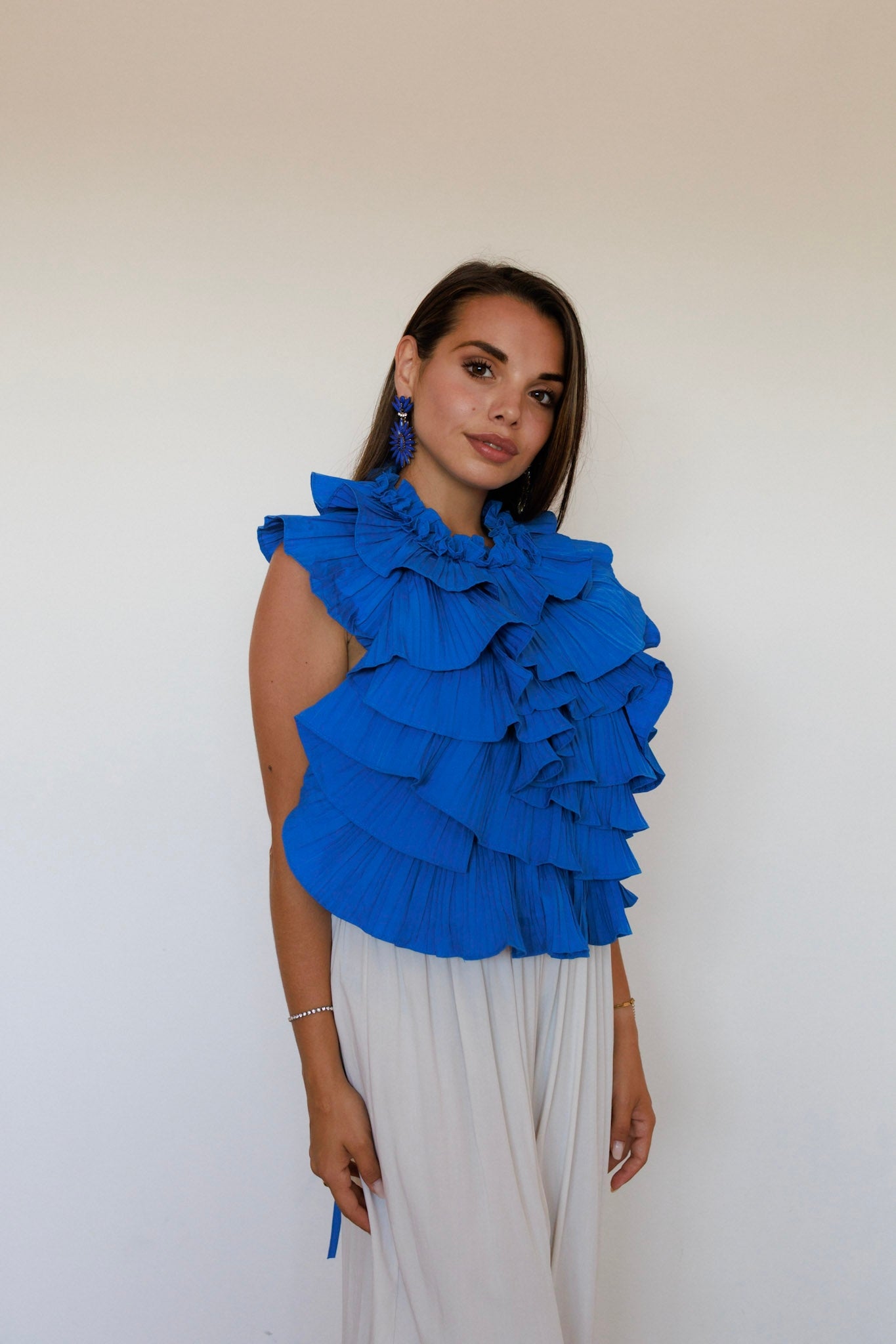 Top arricciato con schiena scoperta blu