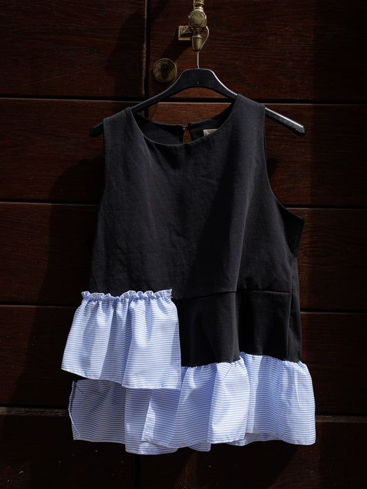 Top in cotone con volant