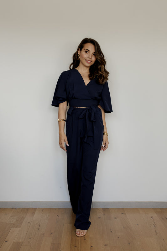 Top e pantalone blu navy